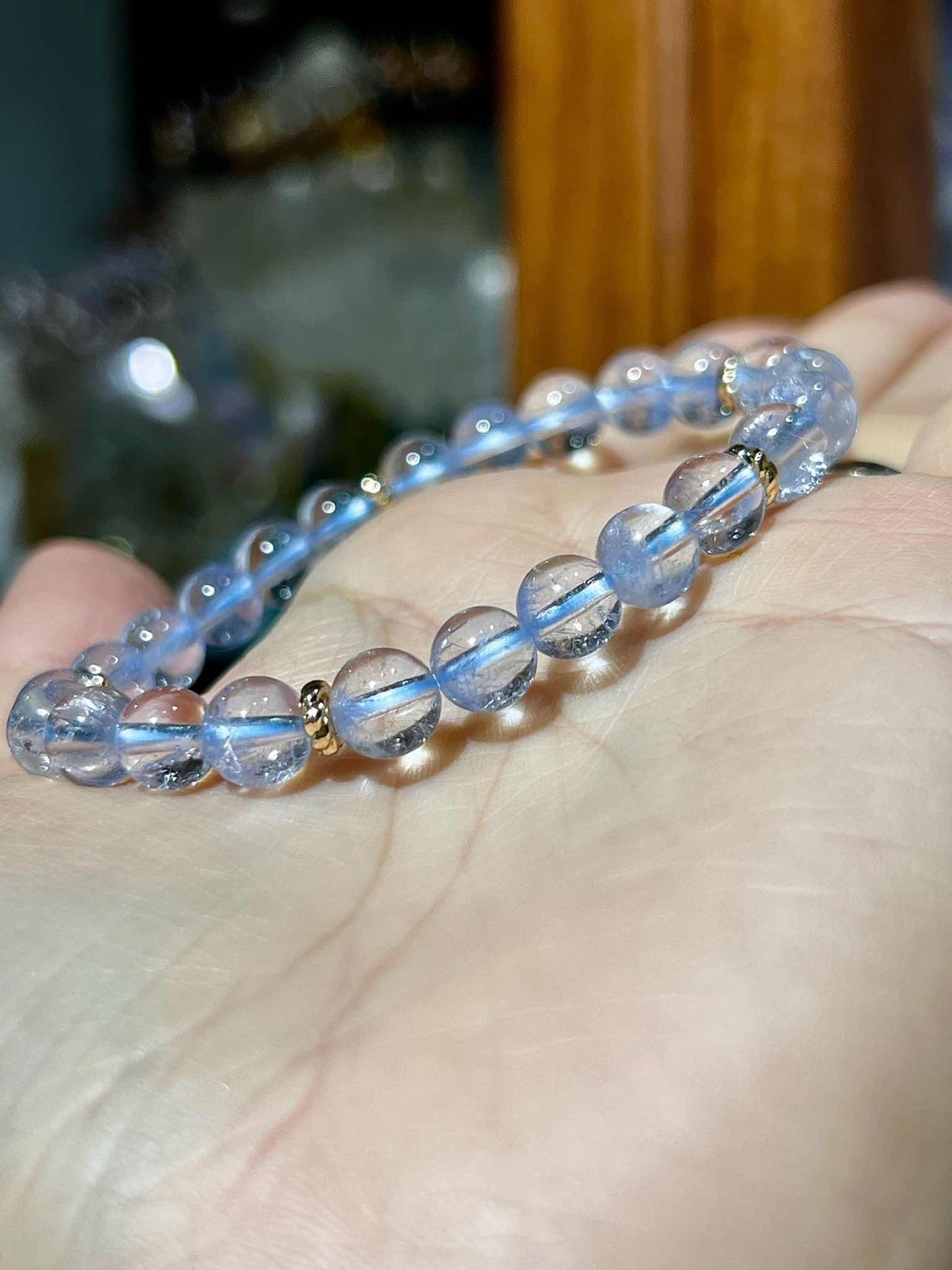 藍線石 藍線石手串 藍線石手鏈 藍線石功效 藍色水晶 喉輪水晶 淨化喉輪 香港靈氣 香港水晶