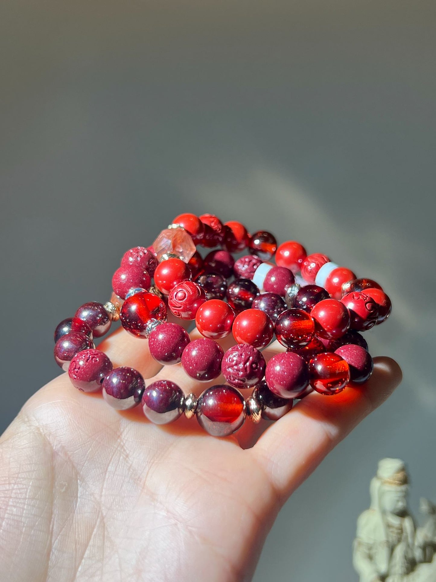 六字真言 水龍珠 硃砂 辟邪 紅色水晶 辟邪水晶 香港珠砂 香港水龍珠 招財水晶 風水 加持飾物 穩定心神 原礦硃砂