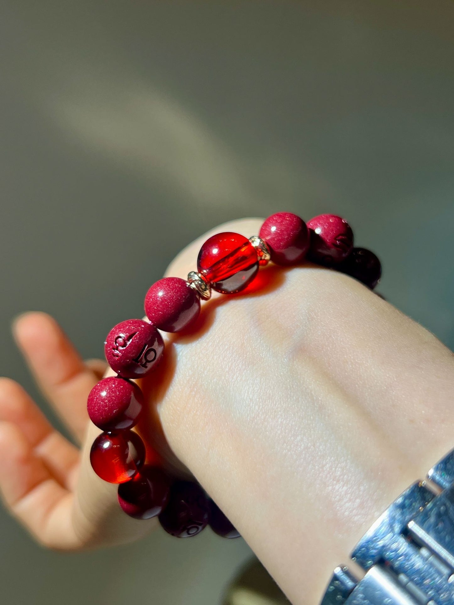 六字真言 水龍珠 硃砂 辟邪 紅色水晶 辟邪水晶 香港珠砂 香港水龍珠 招財水晶 風水 加持飾物 穩定心神 紅膠花星切 紫金硃砂 防小人