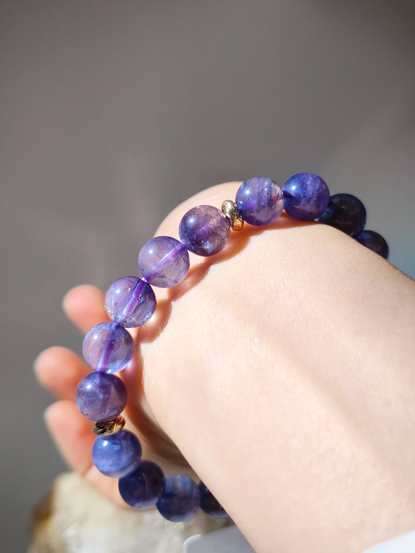 Cordierite 血滴堇青石 堇青石 namucrystal 堇青石手串 堇青石功效 手串定制 海底輪手串 喉輪手串 血滴堇青石功效 貓眼效果