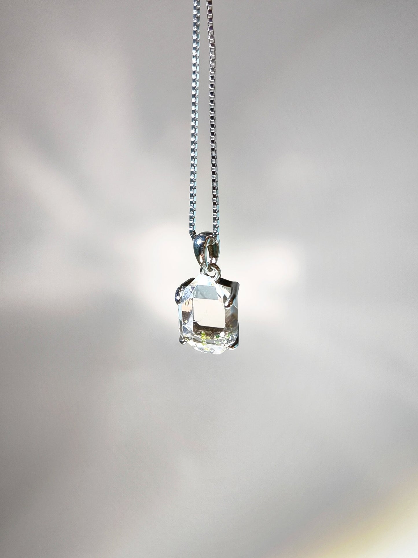 Herkimerdiamond 閃靈鑽吊墜 赫基蒙閃靈鑽 閃靈鑽 閃靈鑽功效 香港閃靈鑽 水晶原石 雙尖水晶