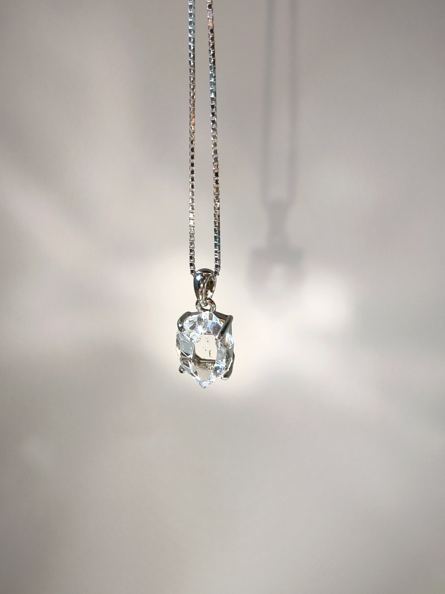 Herkimerdiamond 閃靈鑽吊墜 赫基蒙閃靈鑽 閃靈鑽 閃靈鑽功效 香港閃靈鑽 水晶原石 雙尖水晶 黃金油膽閃靈鑽 能量强大 收藏級吊墜