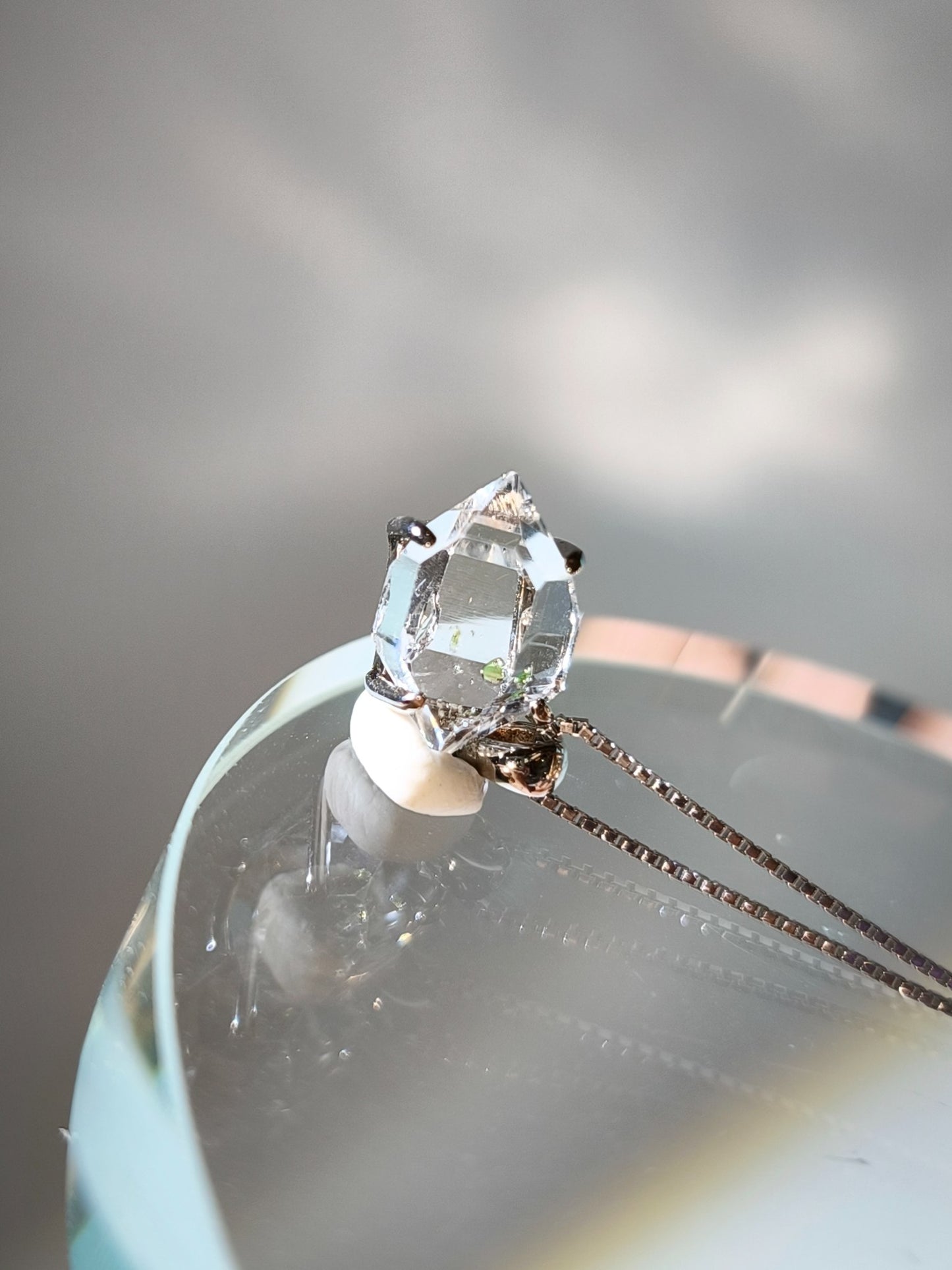 Herkimerdiamond 閃靈鑽吊墜 赫基蒙閃靈鑽 閃靈鑽 閃靈鑽功效 香港閃靈鑽 水晶原石 雙尖水晶 黃金油膽閃靈鑽 能量强大 巴基斯坦閃靈鑽