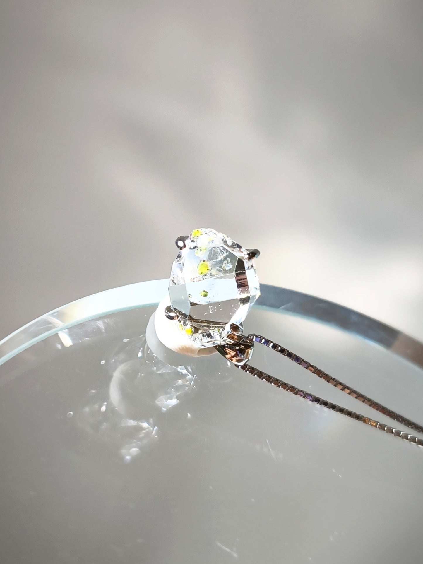 Herkimerdiamond 閃靈鑽吊墜 赫基蒙閃靈鑽 閃靈鑽 閃靈鑽功效 香港閃靈鑽 水晶原石 雙尖水晶 黃金油膽閃靈鑽 能量强大 南無水晶