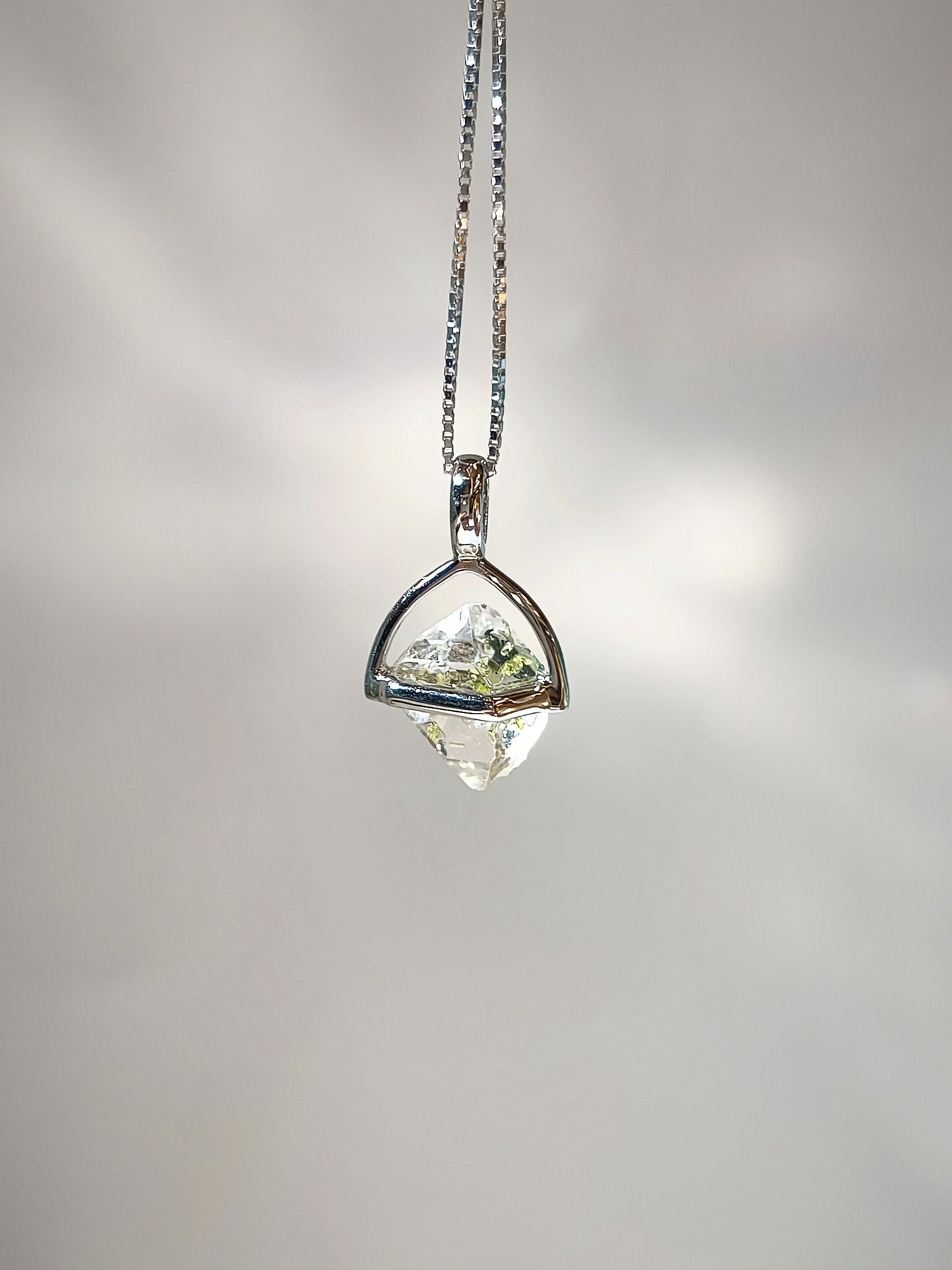 Herkimerdiamond 閃靈鑽吊墜 巴基斯坦閃靈鑽 閃靈鑽 閃靈鑽功效 香港閃靈鑽 水晶原石 雙尖水晶 黃金油膽閃靈鑽 能量强大