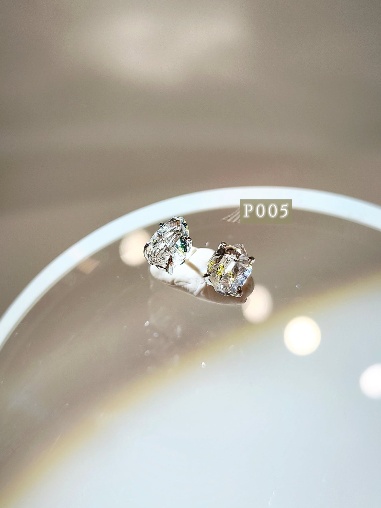 油膽閃靈鑽 herkimerdiamond petroleum 閃靈鑽 閃靈鑽功效 香港閃靈鑽 閃靈鑽產地 閃靈鑽淨化 閃靈鑽原石 淨化水晶 水晶原石 香港水晶店 香港水晶 herkimerdiamond