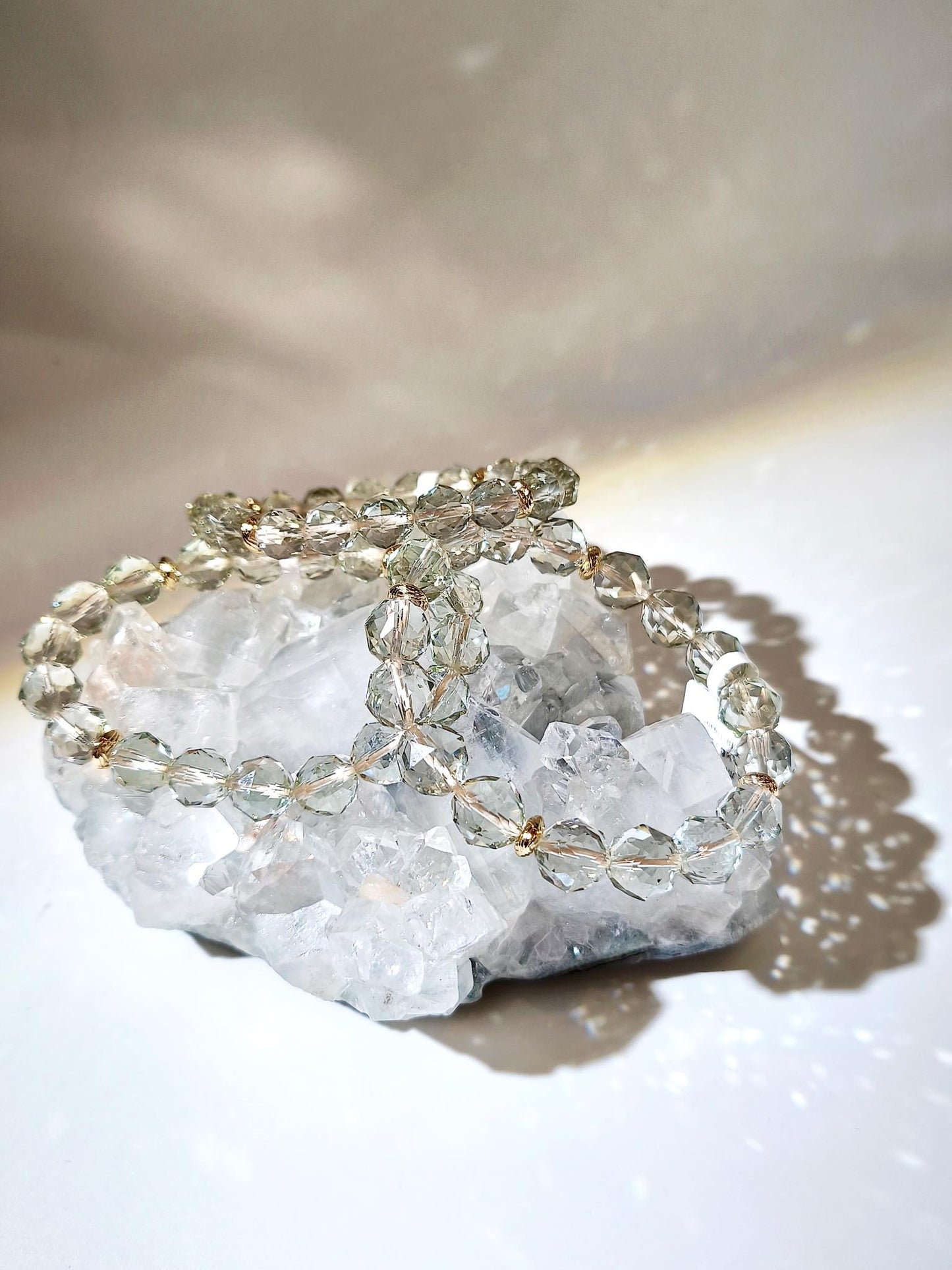 Apophyllite India 鑽石魚眼石 魚眼石 印度魚眼石 魚眼石功效 水晶原石 白水晶 原石水晶 香港魚眼石 沸石 輝沸石 招財水晶