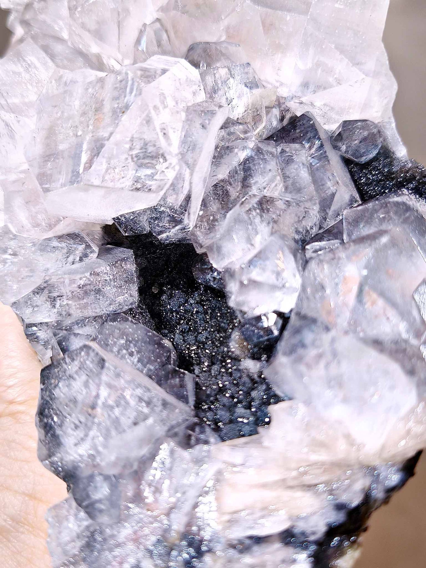 輝沸石功效 黑鑽魚眼石 黑色魚眼石 魚眼石 鑽石魚眼石 apophyllite india 原石水晶 香港魚眼石 沸石 輝沸石 能量淨化放大器