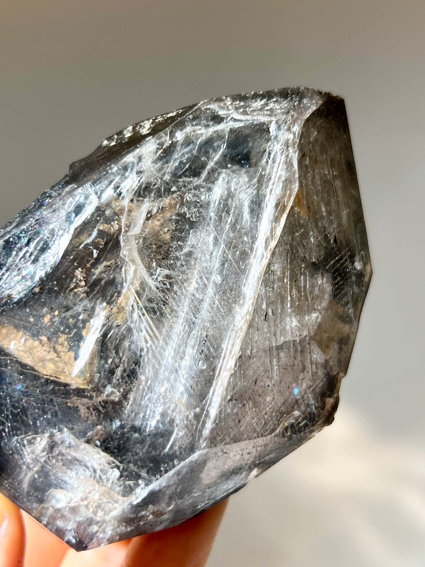黑閃靈鑽 black herkimer diamond 閃靈鑽 閃靈鑽功效 香港閃靈鑽 閃靈鑽產地 閃靈鑽淨化 閃靈鑽原石 淨化水晶 水晶原石 香港水晶店 香港水晶 負能量