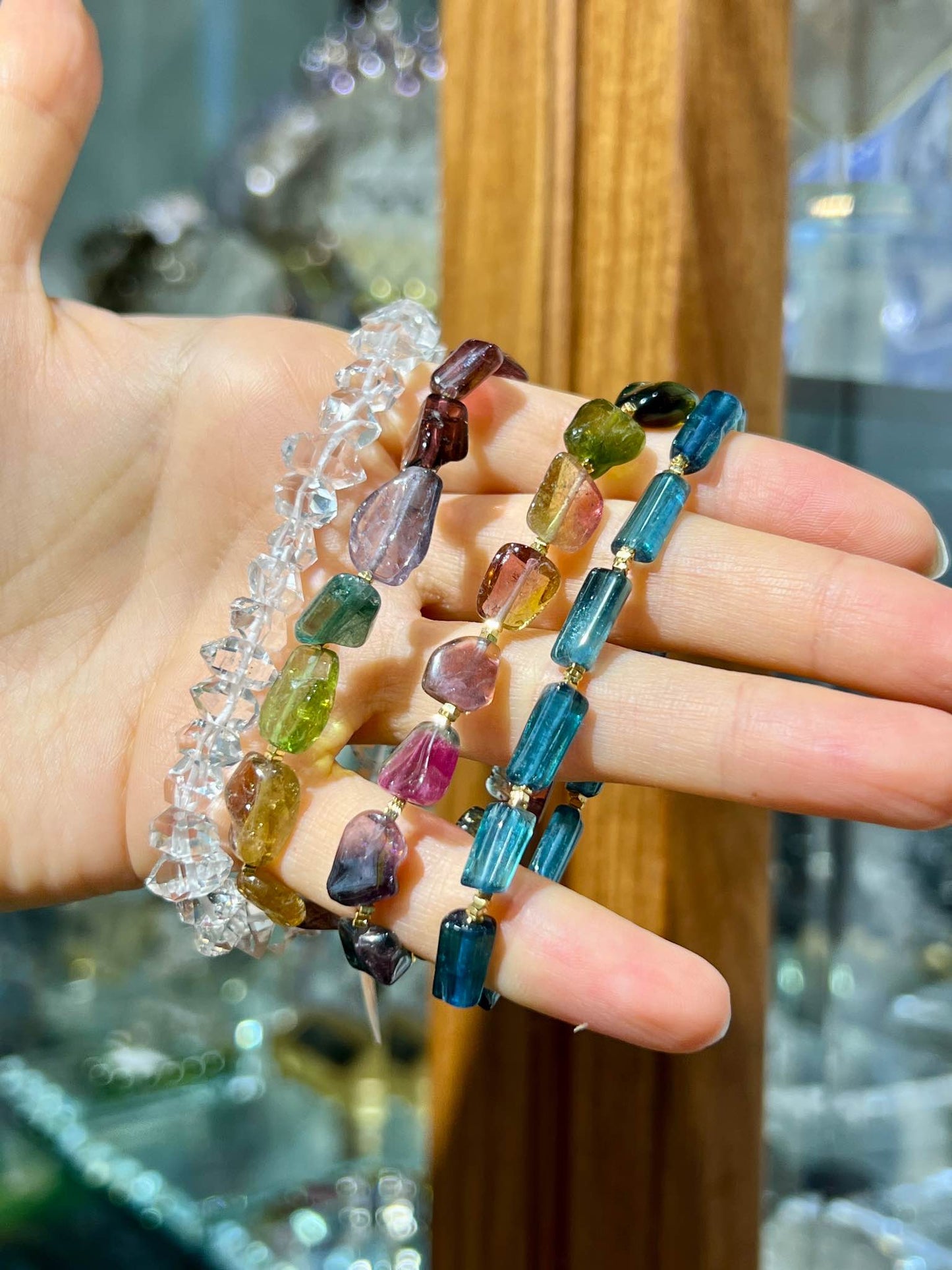 藍碧璽 碧璽 碧璽手鏈 碧璽手串 碧璽功效 碧璽人緣 碧璽姻緣 碧璽財運 招財水晶 藍碧璽功效 香港碧璽 藍碧璽功效