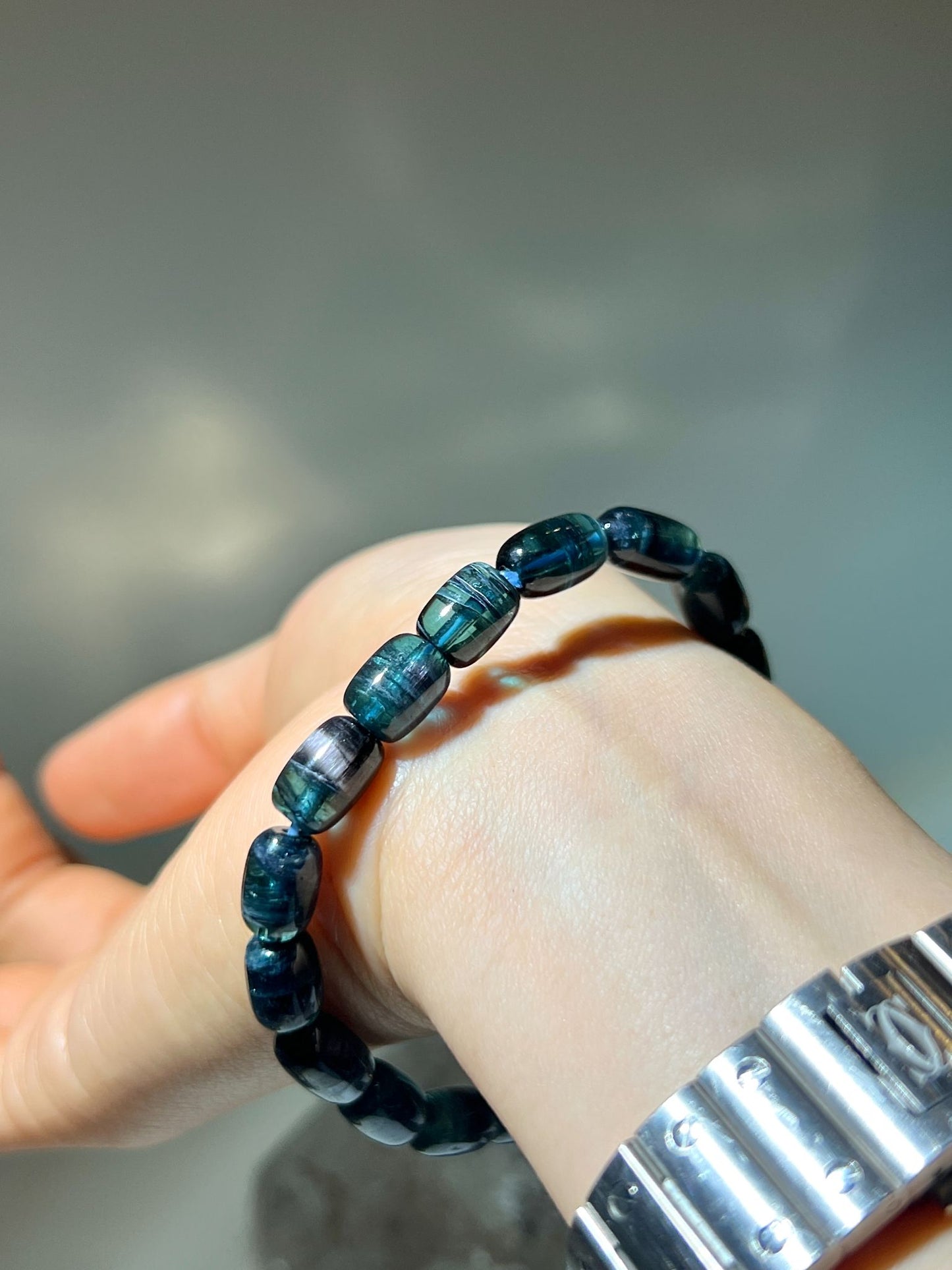 藍碧璽 碧璽 碧璽手鏈 碧璽手串 碧璽功效 碧璽人緣 碧璽姻緣 碧璽財運 招財水晶 藍碧璽功效 Blue Tourmaline 增進人緣 提升自信 貓眼碧璽 頭腦清晰