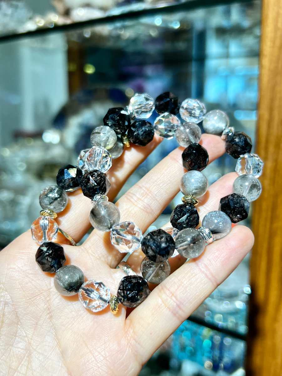 黑銀鈦, 黑髮晶, 白晶