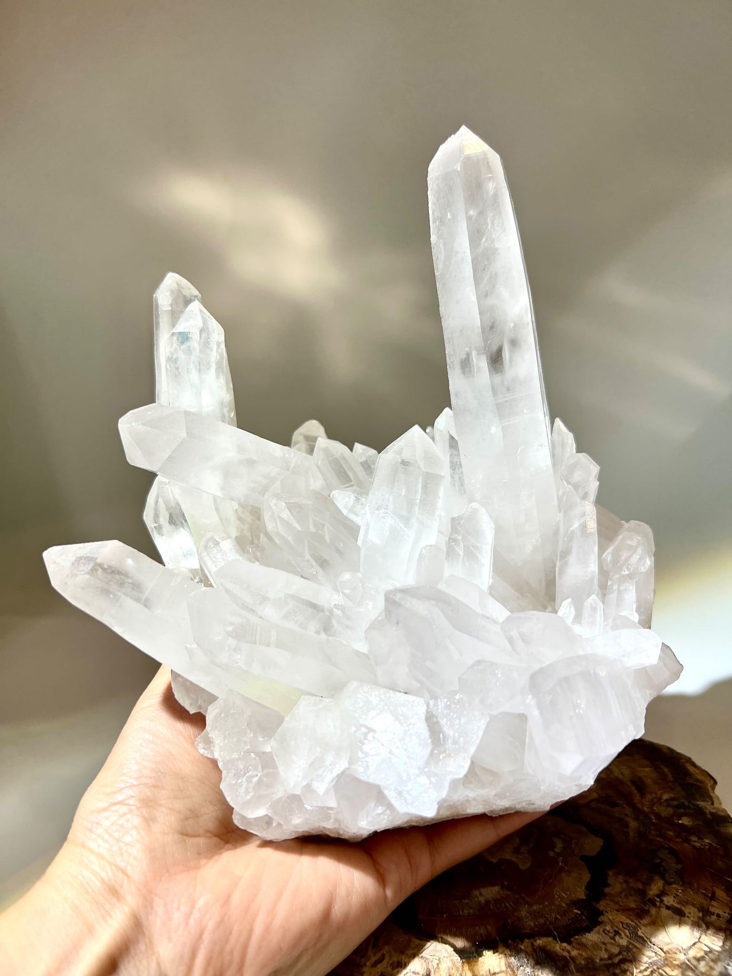 白晶簇 水晶簇 晶簇 大晶簇 白水晶 淨化消磁 水晶原石 香港水晶店 淨化手串 lemurianquartz 能量棒 clear quartz cluster
