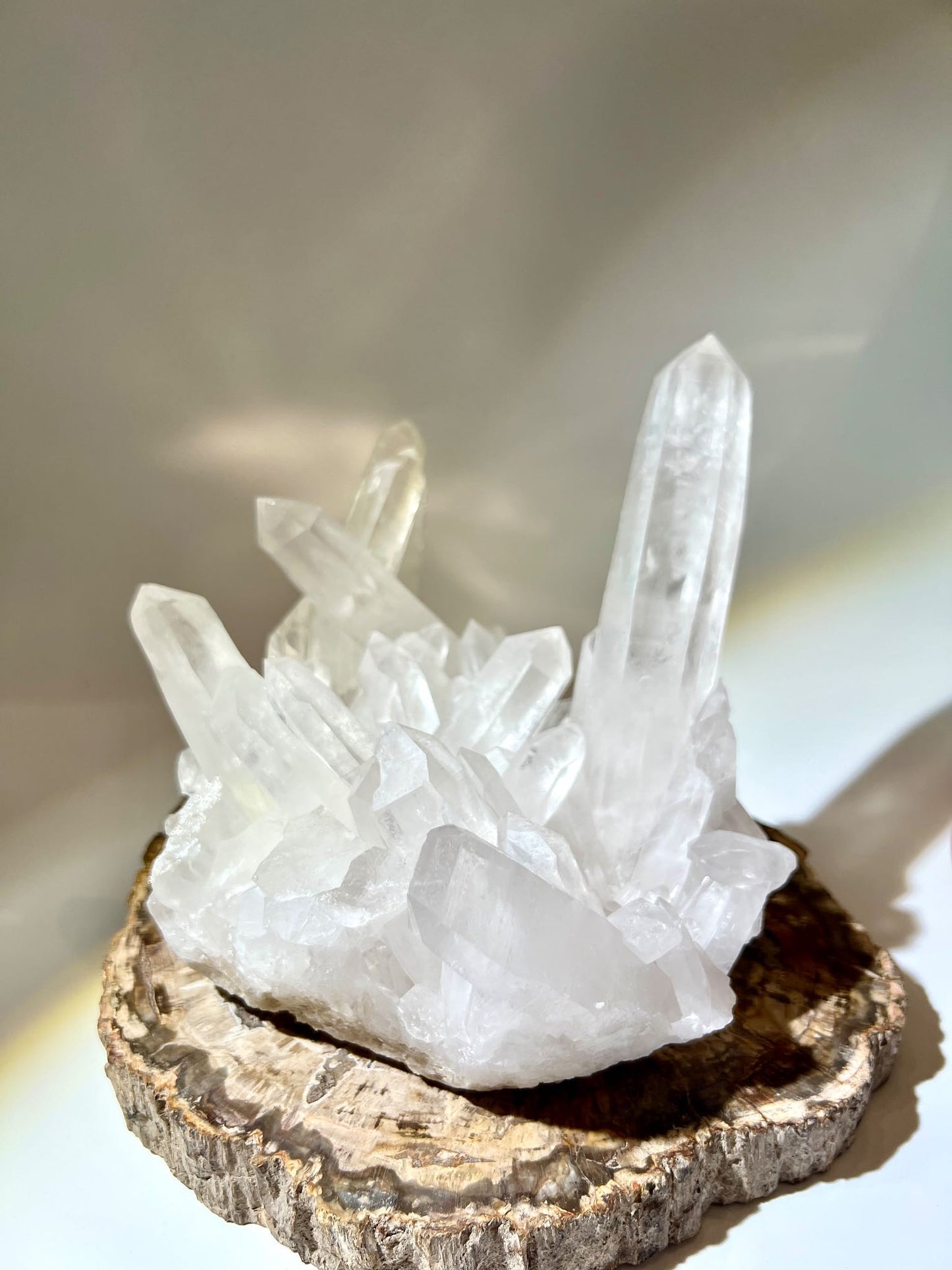 白晶簇 水晶簇 晶簇 大晶簇 白水晶 淨化消磁 水晶原石 香港水晶店 淨化手串 lemurianquartz 能量棒 clear quartz cluster