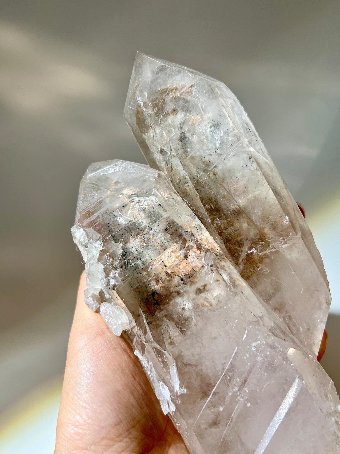 綠幽靈水晶 幽靈水晶 綠幽靈 白晶柱 晶柱 白水晶 水晶柱 天然晶柱 晶簇 天然白晶柱 晶柱功效 淨化水晶
