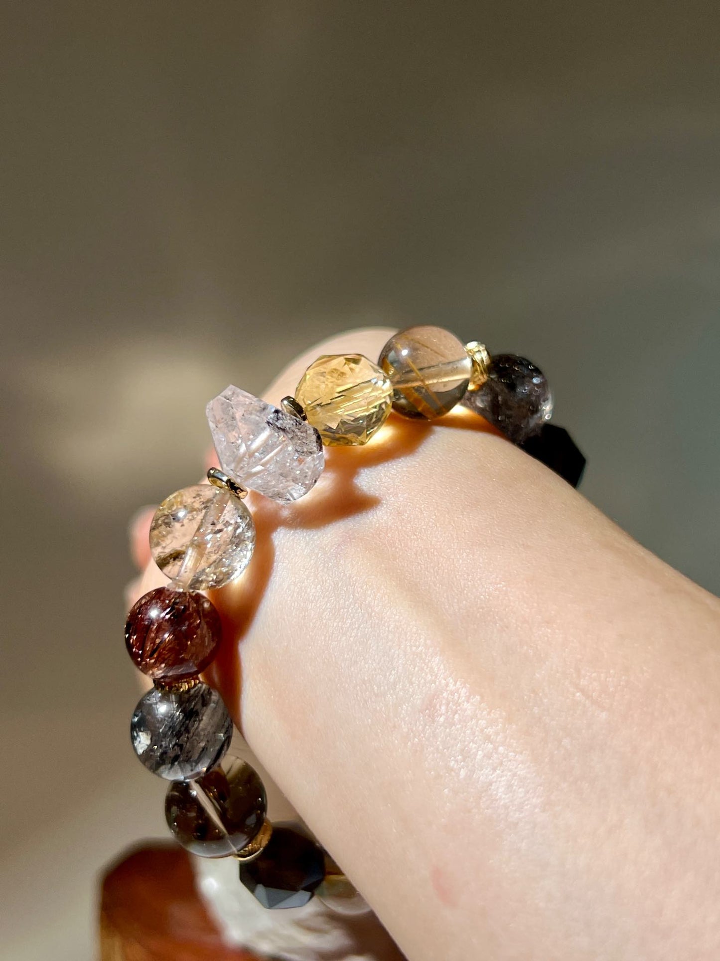 閃靈鑽 黃晶 茶晶 阿賽茶晶 黑金太陽 黑金骨幹 黑閃靈鑽 鈦晶 金髮晶 銅髮晶 骸骨閃靈鑽 閃靈鑽手鏈 水晶手鏈 南無水晶 namucrystal bracelet 招財水晶