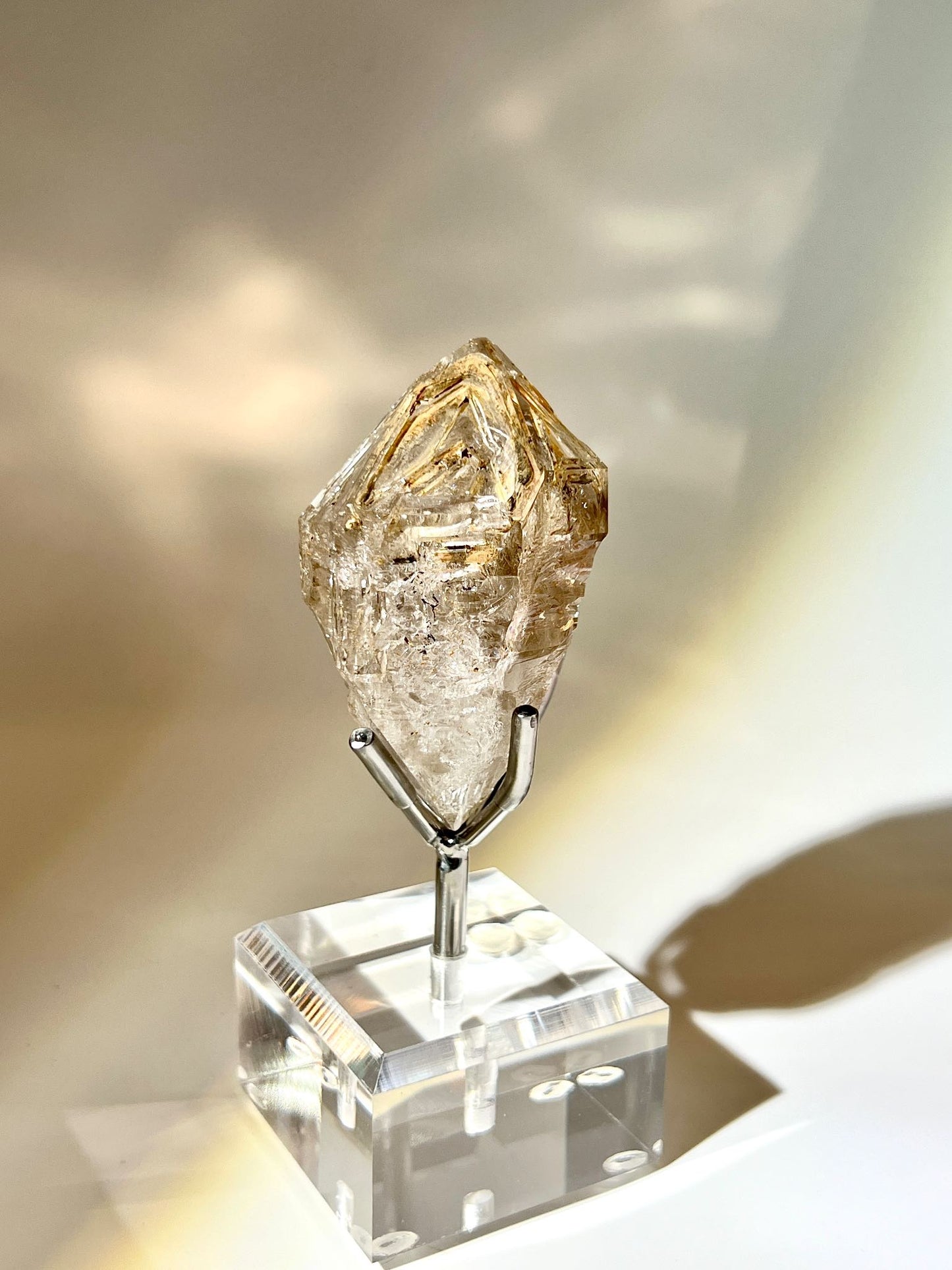 herkimerdiamond 閃靈鑽 美國閃靈鑽 巴基斯坦閃靈鑽 黃泥閃靈鑽 閃靈鑽原石 閃靈鑽水晶 水晶原石 香港水晶店 骸骨閃靈鑽