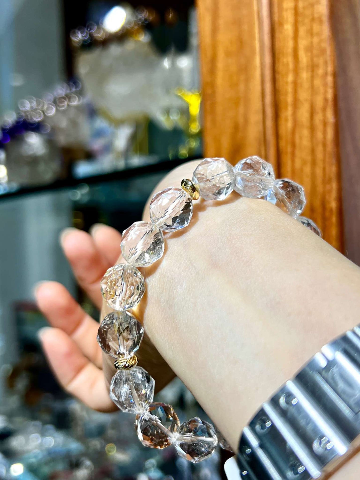 金色閃靈鑽 閃靈鑽手串 閃靈鑽水晶 香港閃靈鑽 閃靈鑽手鏈 閃靈鑽功效 閃靈鑽產地
