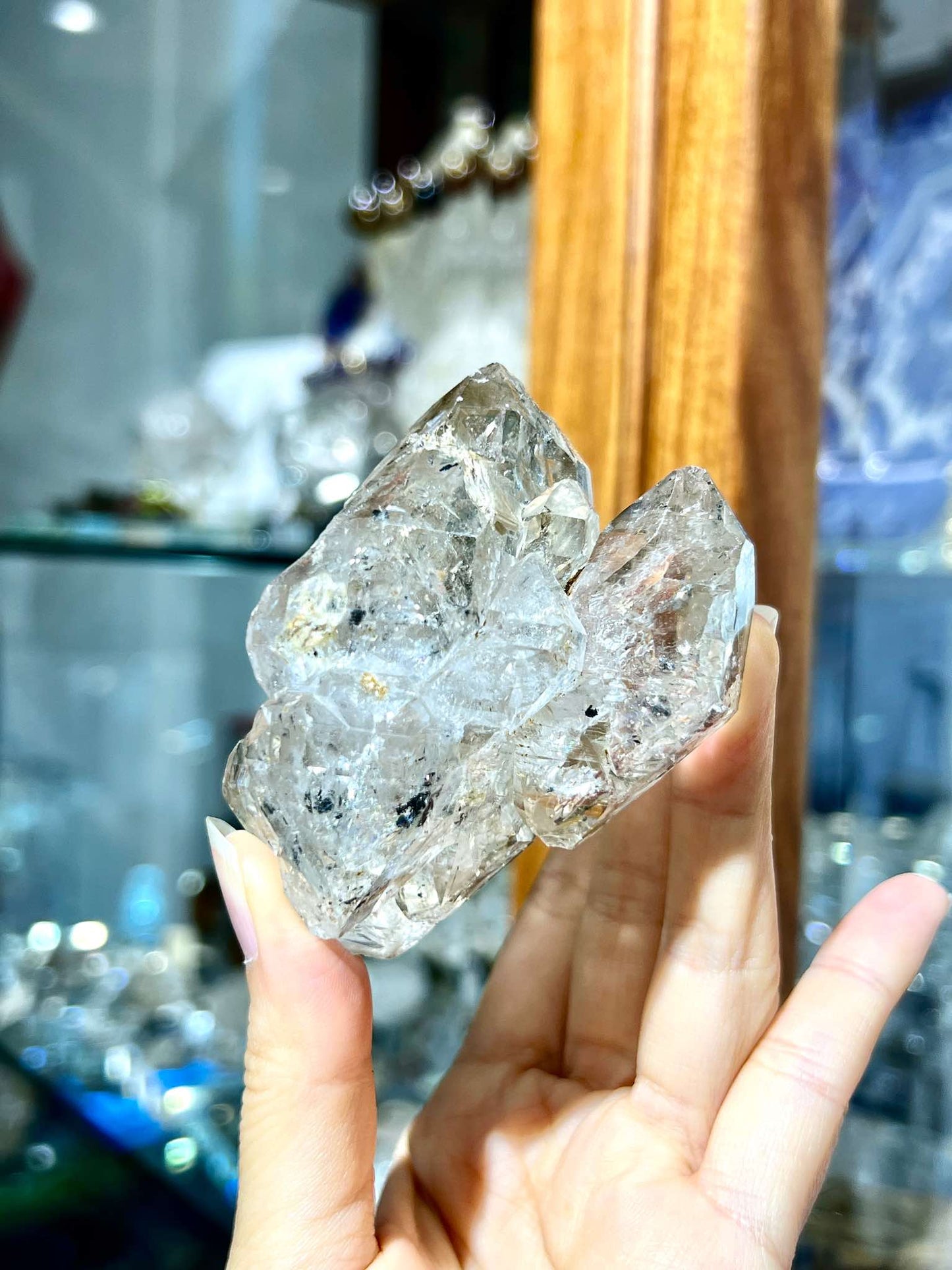 香港閃靈鑽 閃靈鑽產地 閃靈鑽 水晶原石 白水晶 閃靈鑽淨化 閃靈鑽功效 香港水晶店 骸骨水晶 堡壘水晶