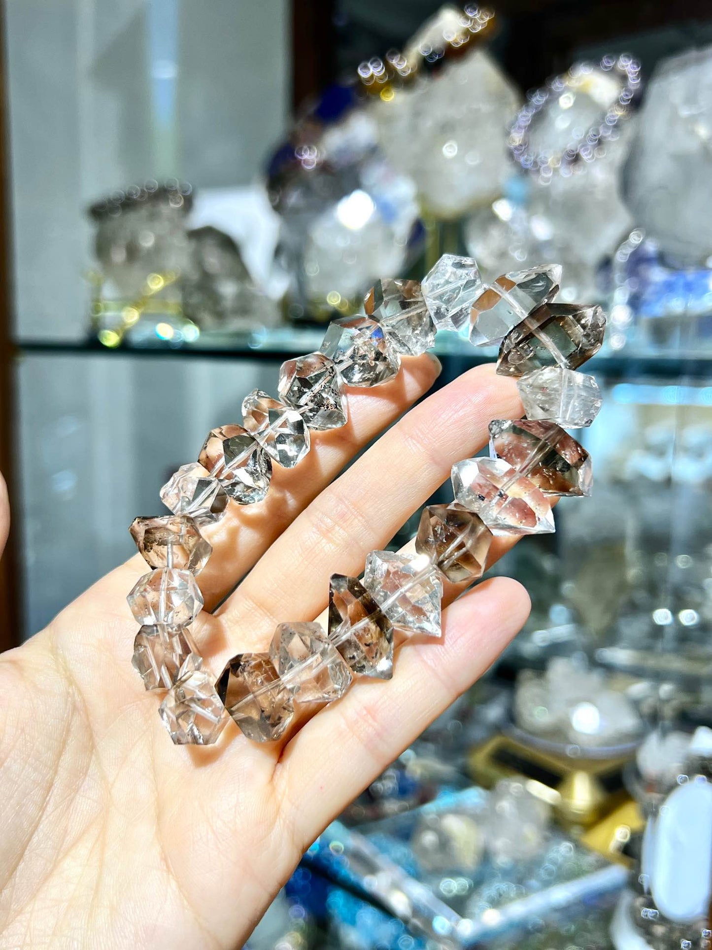 閃靈鑽 閃靈鑽手鏈 閃靈鑽手串 閃靈鑽水晶 閃靈鑽產地 香港閃靈鑽 香港水晶店