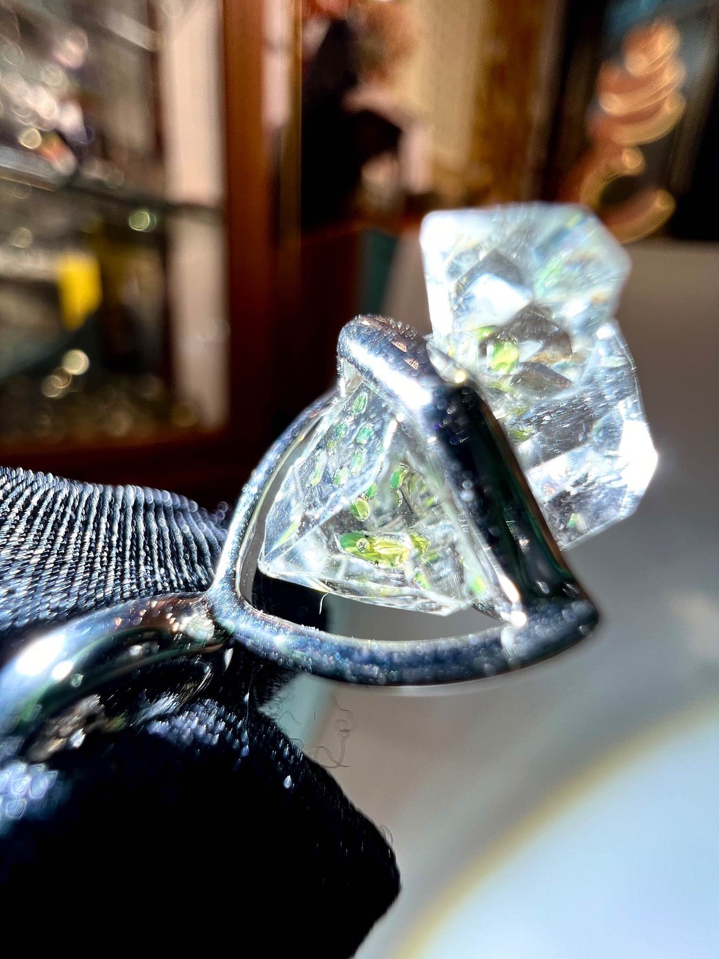 閃靈鑽吊墜 閃靈鑽頸鏈 水晶吊墜 水晶頸鏈 閃靈鑽 閃靈鑽功效 閃靈鑽淨化 閃靈鑽原石 淨化水晶 水晶原石 香港水晶店 香港水晶 herkimerdiamond