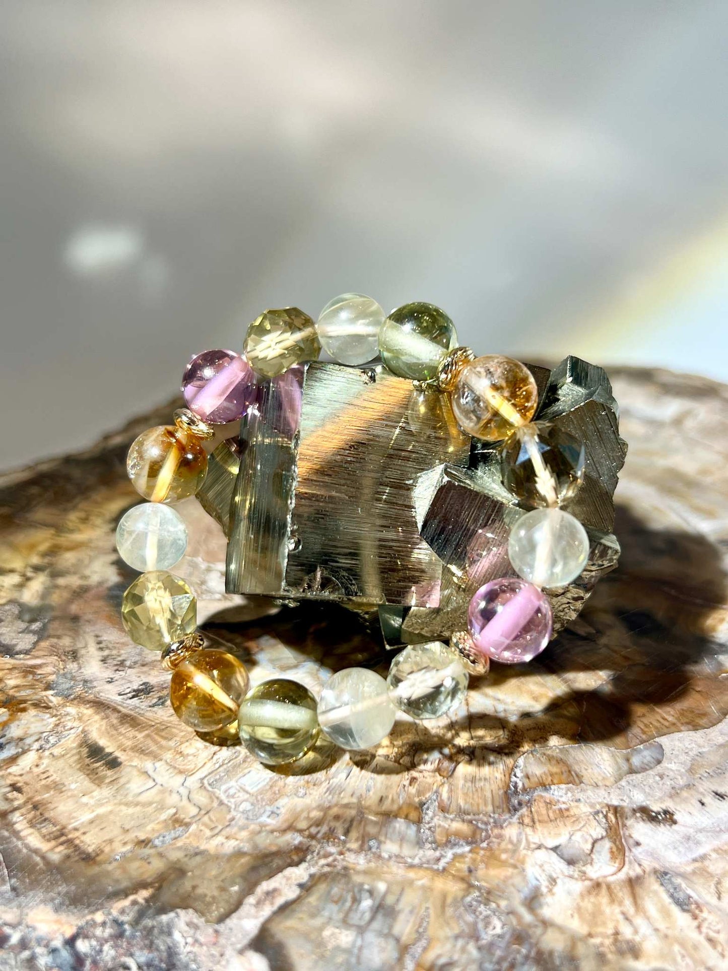 招財 黃金 黃鐵礦 愚人金 招財水晶 財運水晶 提升運氣 財富 金錢能量 秘魯黃鐵礦 pyrite 太陽輪 黃色原石 能量提升 秘魯黃鐵礦能量 鏈接大地能量 提升與大地的連結 與大地之母共振