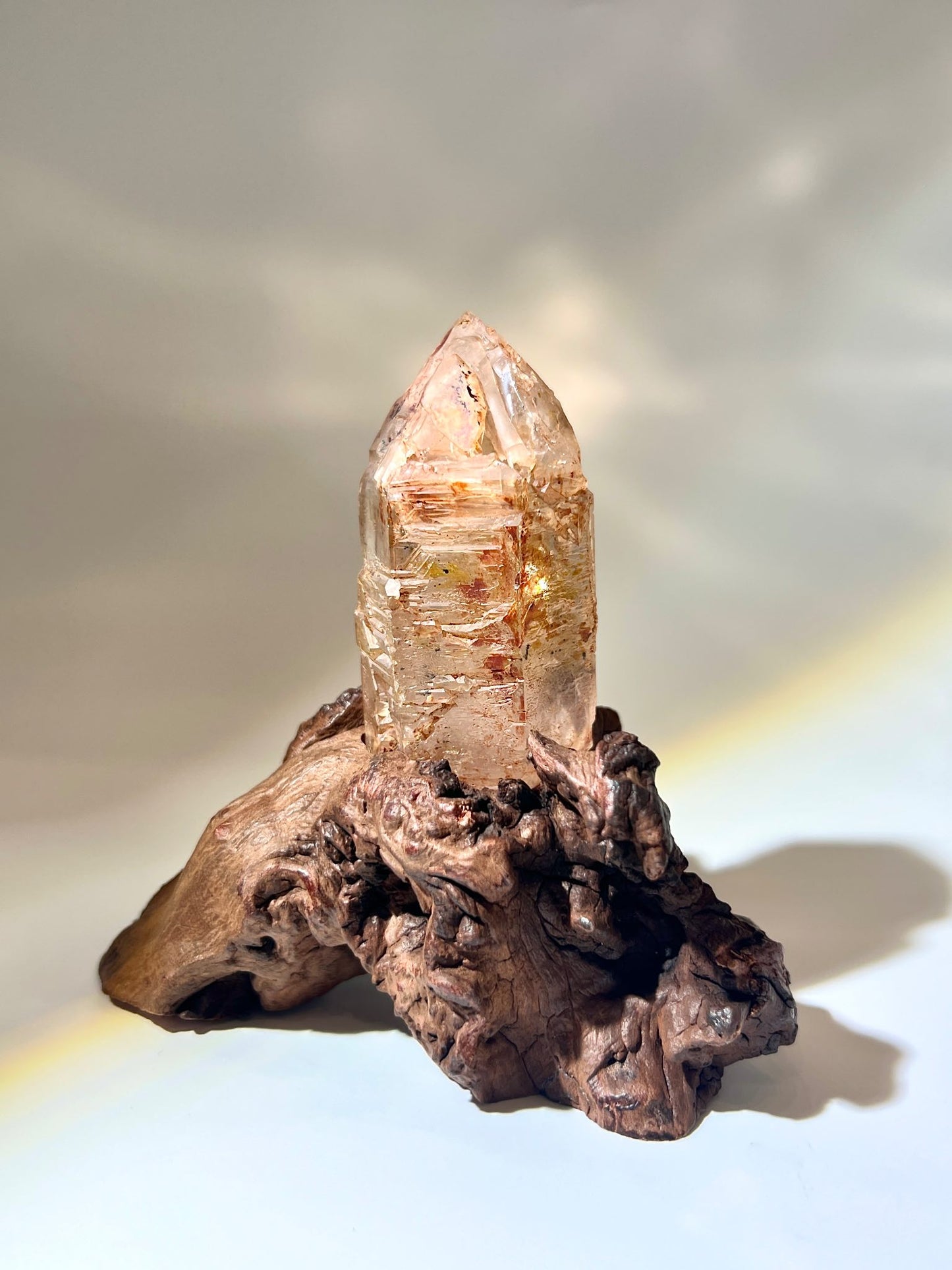 紅泥骸骨 泥骸骨水晶 骸骨水晶 骸骨閃靈鑽 膠花水晶 skeletal quartz Fenster quartz elestial quartz namucrystal