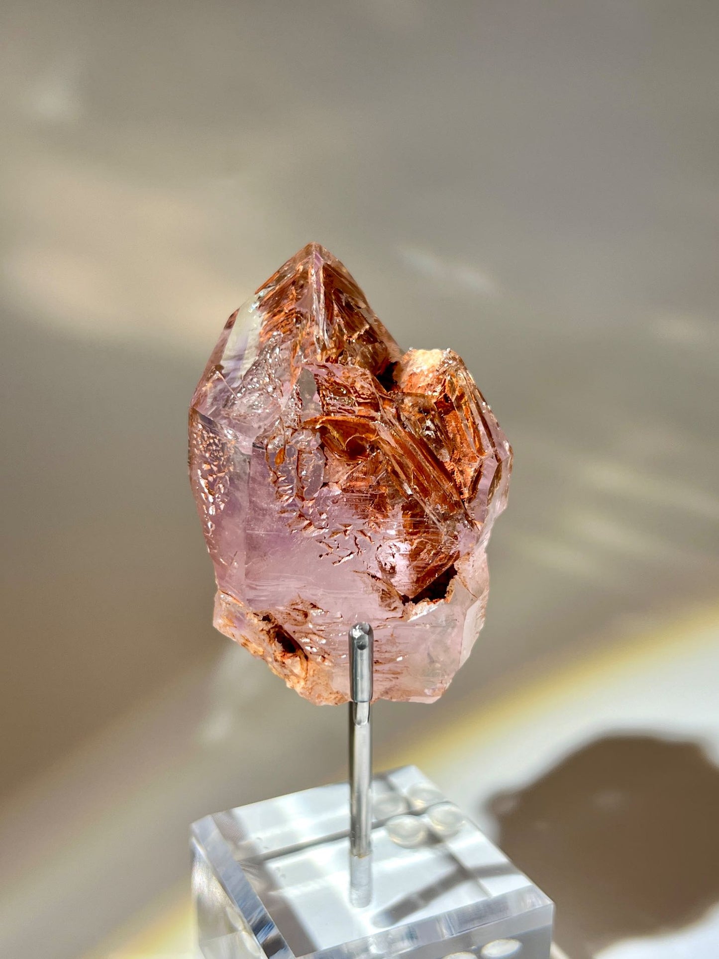 紫水晶 紅泥骸骨水晶 骸骨水晶 skeletal quartz amethyst 骸骨水晶功效 空窗水晶 紅泥水晶 紅泥骸骨