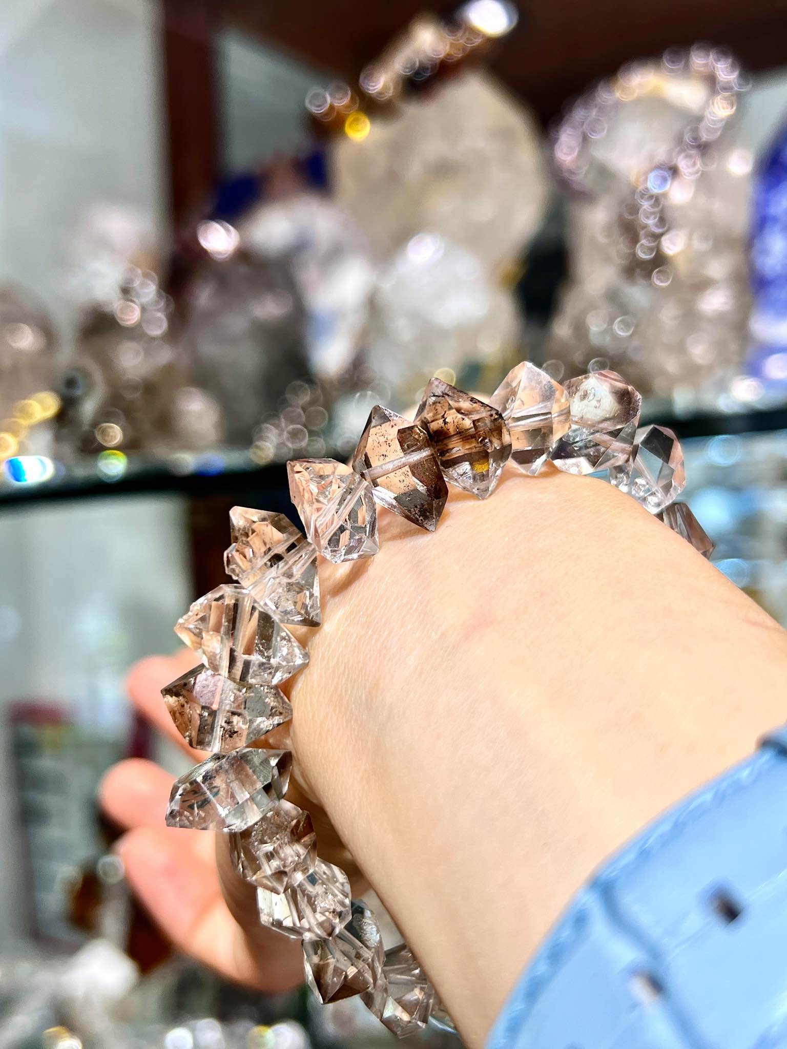 閃靈鑽原石 閃靈鑽手鏈 閃靈鑽 閃靈鑽水晶 香港閃靈鑽 閃靈鑽產地 香港水晶店