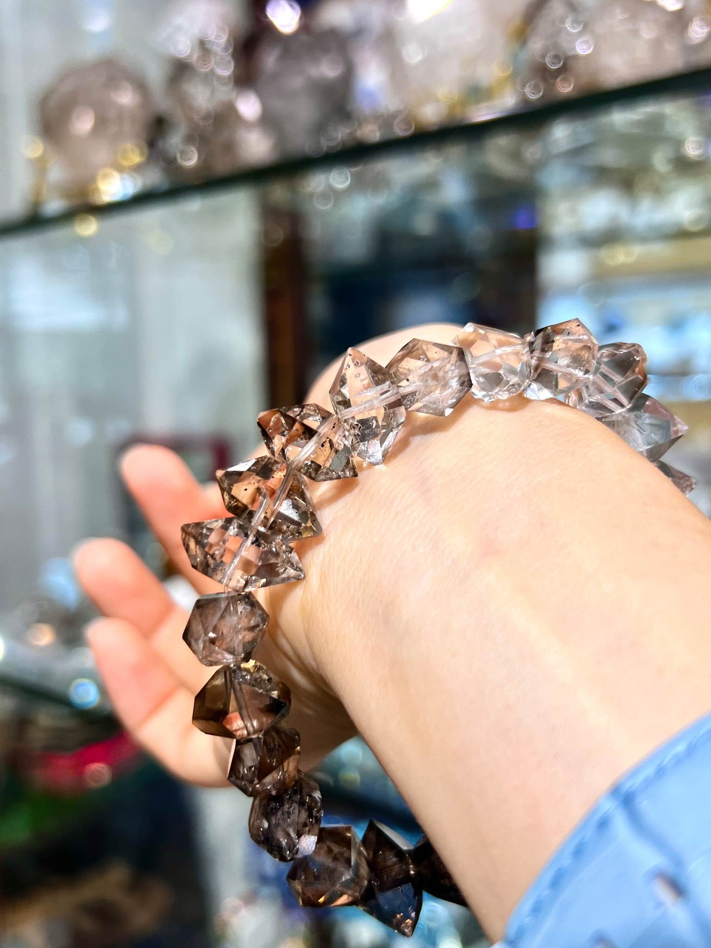 閃靈鑽原石 閃靈鑽手鏈 閃靈鑽 閃靈鑽水晶 香港閃靈鑽 閃靈鑽產地 香港水晶店 茶晶 煙晶