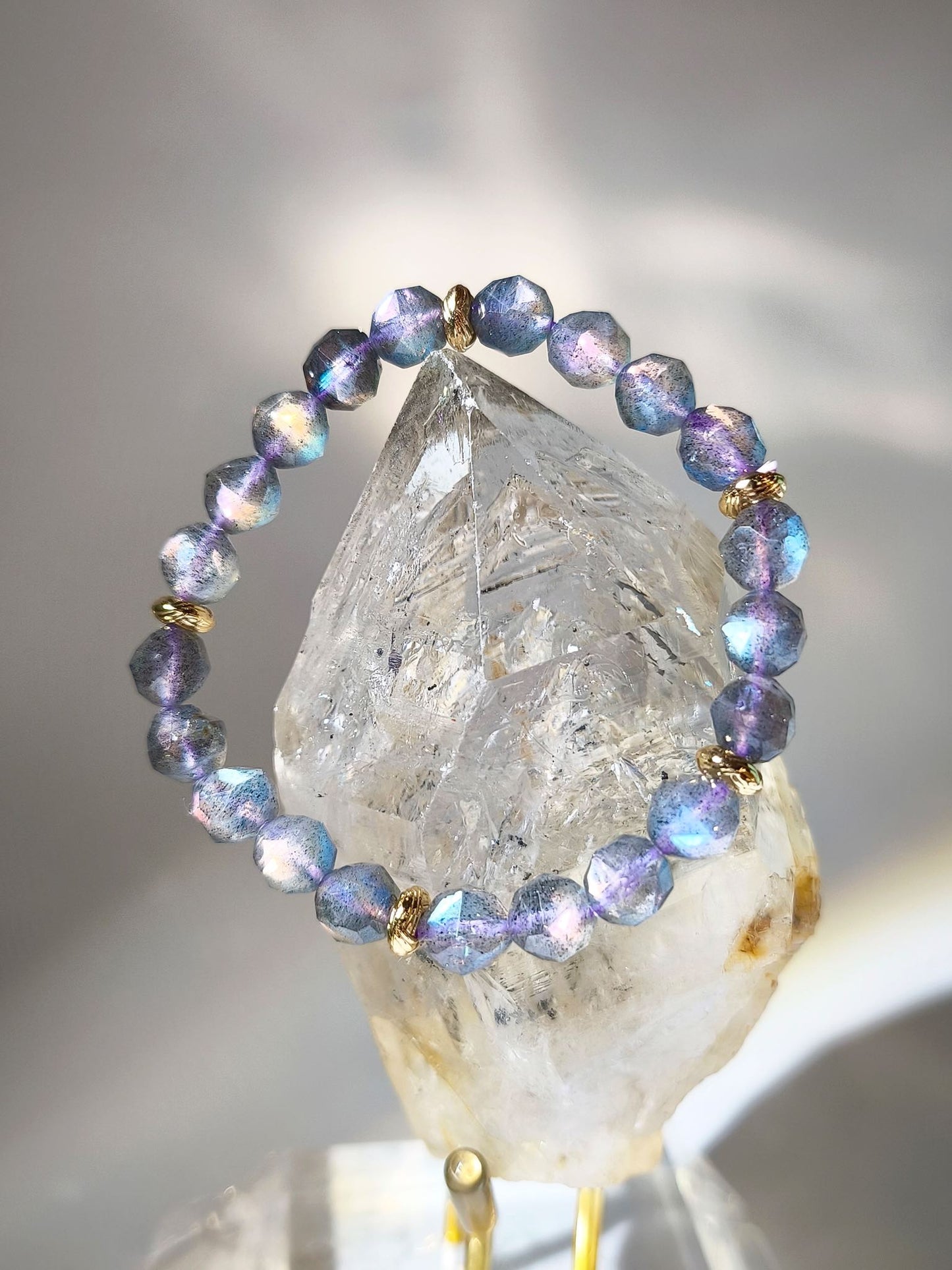 紫色拉長石 紫拉長石 紫拉長 紫拉長水晶 灰月亮 拉長石 Labradorite 拉長石功效 拉長石手鏈 桃花水晶 人緣水晶 姻緣水晶 紫拉長手鏈 purple labradorite