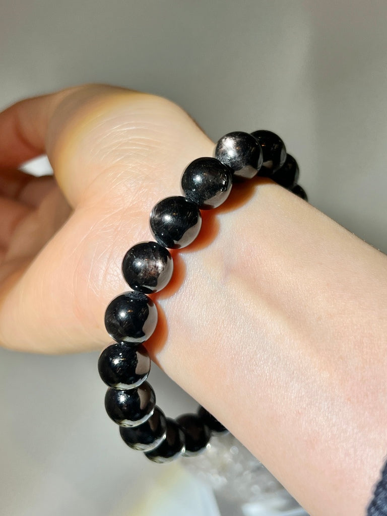 金運石 金運石功效 黑曜石 金運石招財 招彩水晶 僻邪水晶 防小人水晶 金運石手串 金運石手鏈 香港水晶