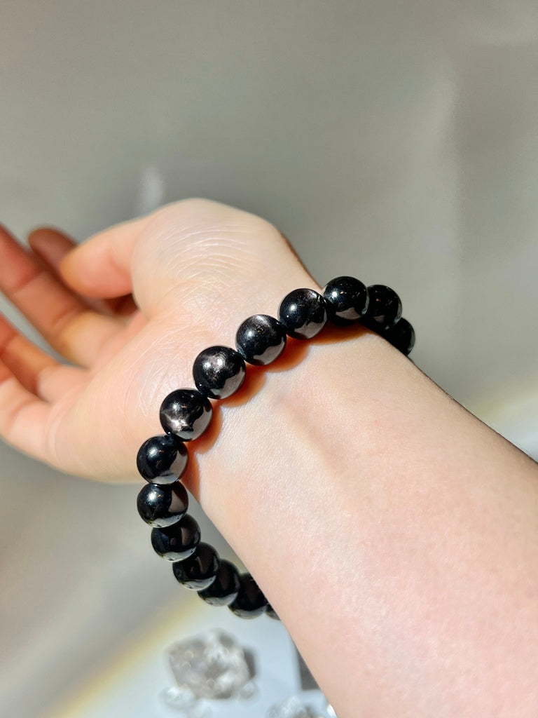 金運石 金運石功效 黑曜石 金運石招財 招彩水晶 僻邪水晶 防小人水晶 金運石手串 金運石手鏈 黑水晶