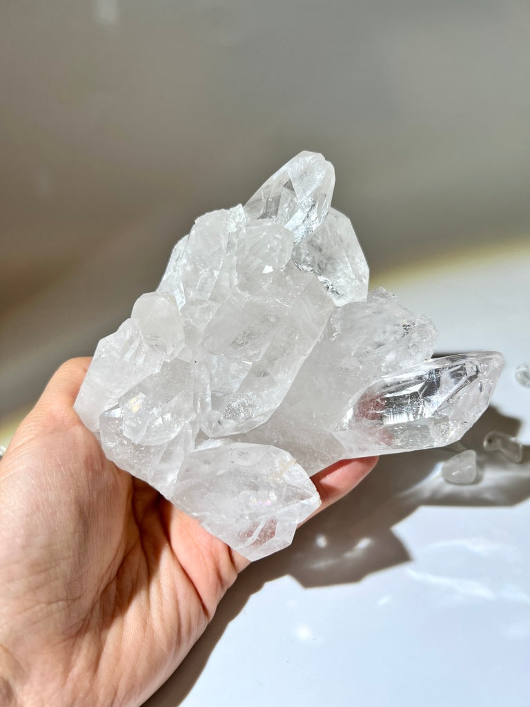 頂級5A鑽石白晶簇 (中款大柱實用, 多彩虹)