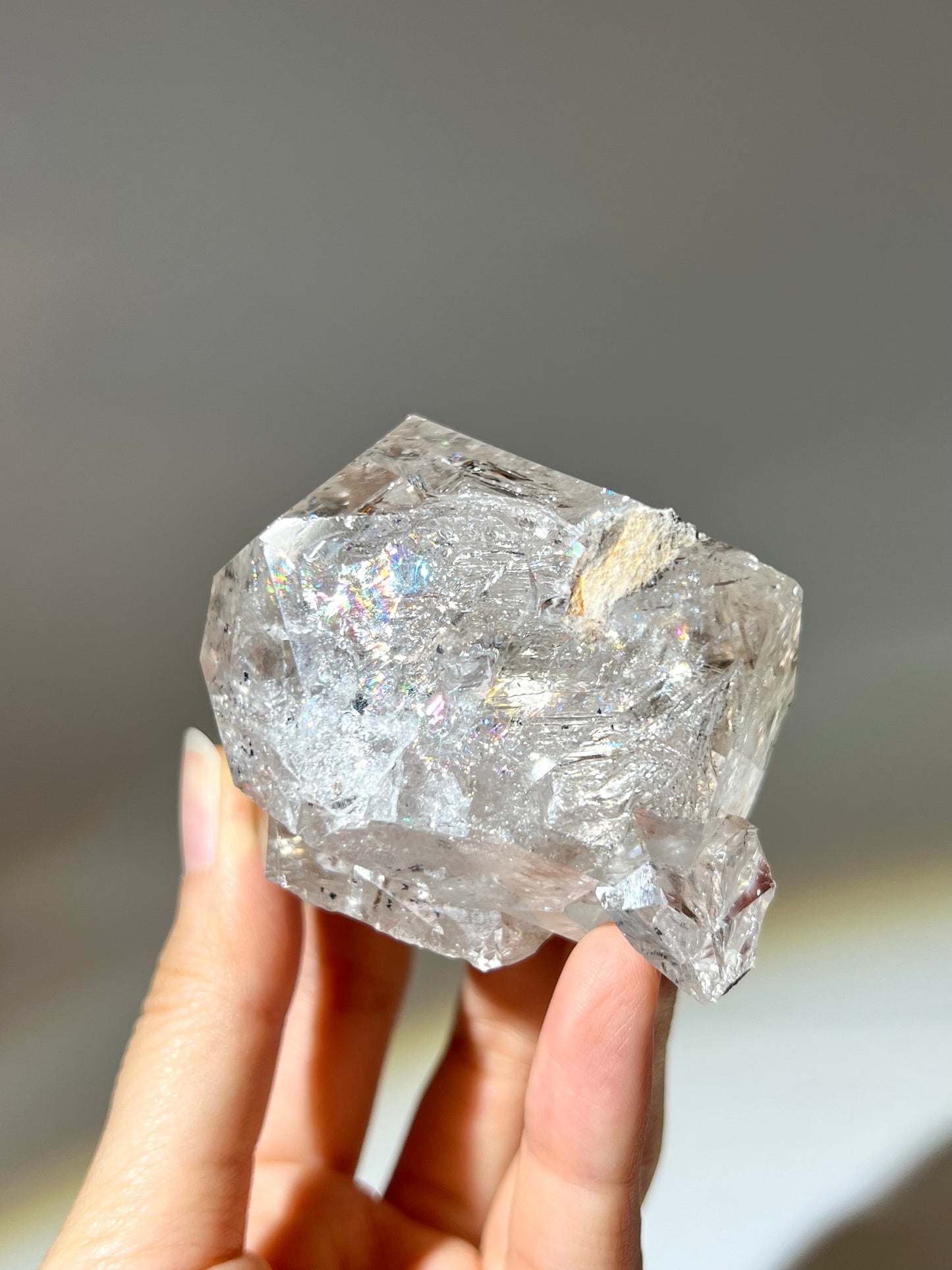 美國紐約 - 赫基蒙閃靈鑽(佈滿彩虹, 共生鑽, 自帶鑽座)