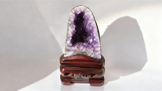 Amethyst Geode 紫晶洞 什麽是紫晶洞 紫晶洞的功效 紫晶洞招財 共生方解石 紫分紅色紫晶洞 恐龍蛋紫晶洞 五行紫晶洞