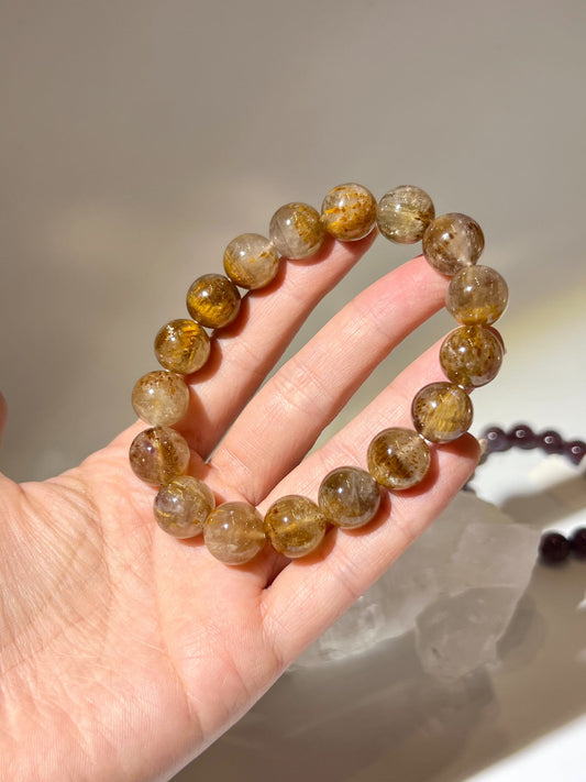 罕見琥珀茶底紫鈦晶手鏈 沉穩茶水晶與 Goethite 針鐵礦共生