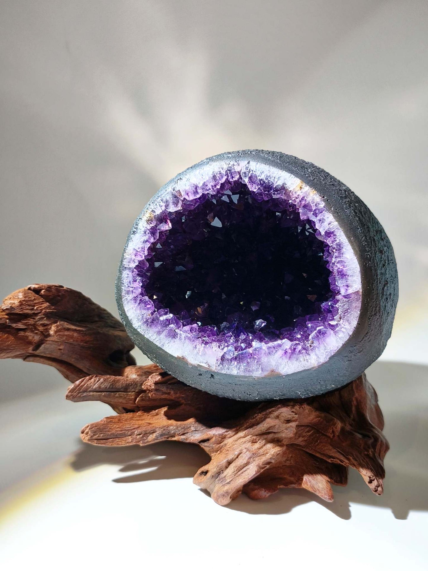 紫晶鎮 紫水晶 晶鎮 紫水晶原石 紫水晶 紫晶洞 香港紫晶洞 招財水晶 水晶風水 烏拉圭紫晶鎮 amethyst geode crystal namu crystal
