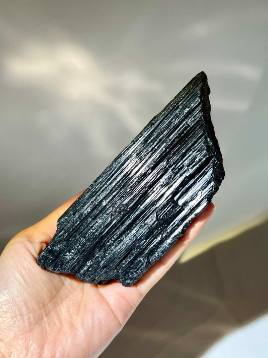 黑碧璽 電氣力 黑碧壐原石 淨化水晶 黑色水晶 辟邪水晶 碧璽原石 碧璽