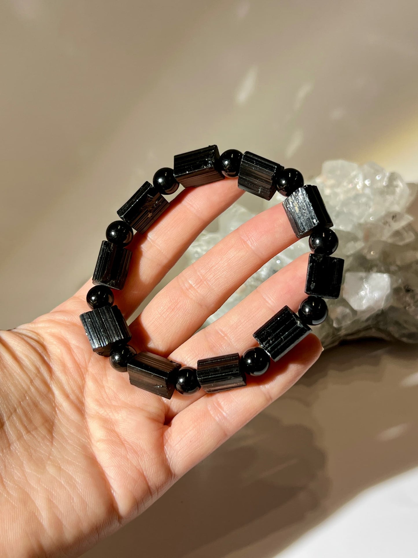 黑碧璽手串 Black Tourmalin 黑碧璽 南無水晶  黑碧璽功效是什麼 
