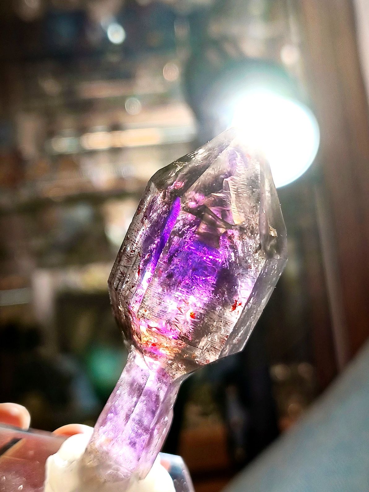 布蘭登堡幻影水晶 納米比亞 高頻能量 Brandberg Quartz 什麽是布蘭登堡幻影水晶？ 療愈