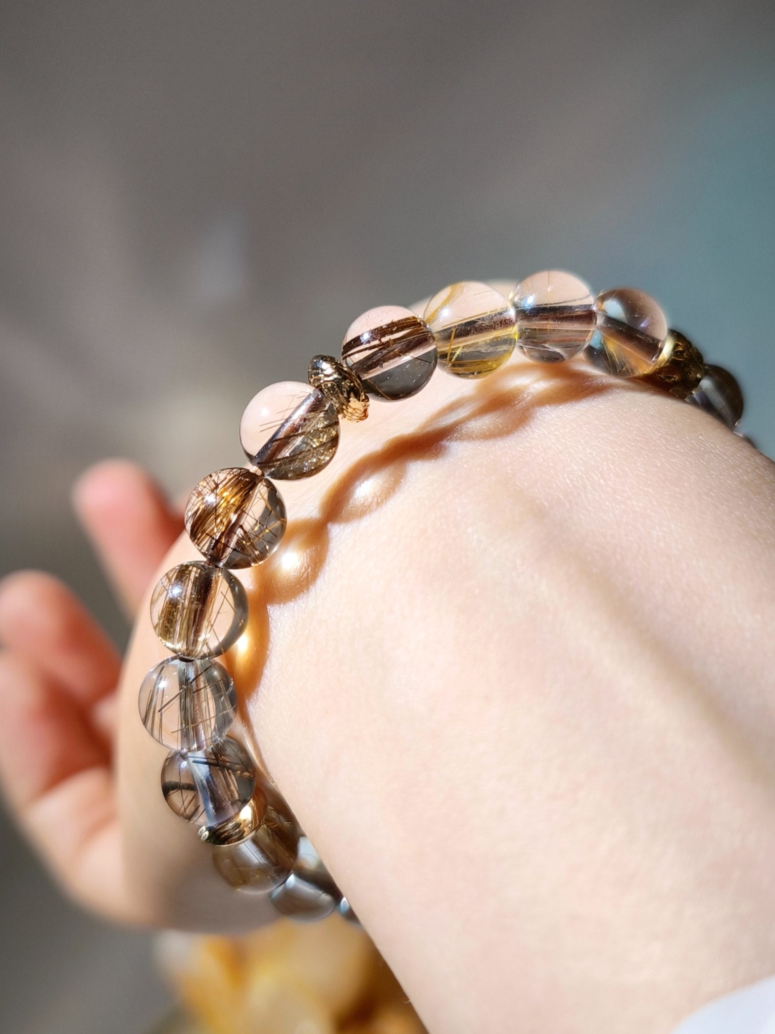 咖啡金鈦晶 鈦晶 Golden Rutilated Quartz namucrystal 南無水晶 金鈦晶功效 脈輪水晶 頂輪水晶 太陽輪水晶