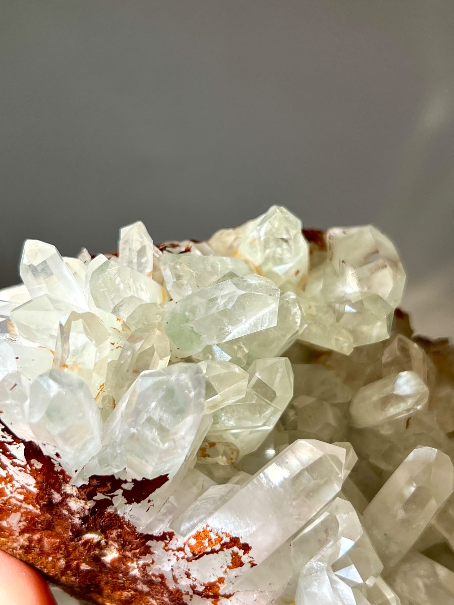 翠幽靈白晶簇 白字塔水晶