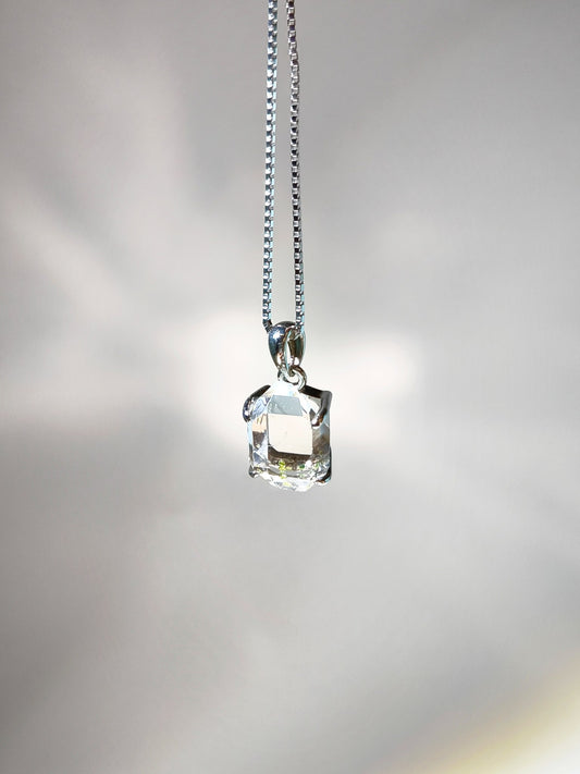 Herkimerdiamond 閃靈鑽吊墜 赫基蒙閃靈鑽 閃靈鑽 閃靈鑽功效 香港閃靈鑽 水晶原石 雙尖水晶