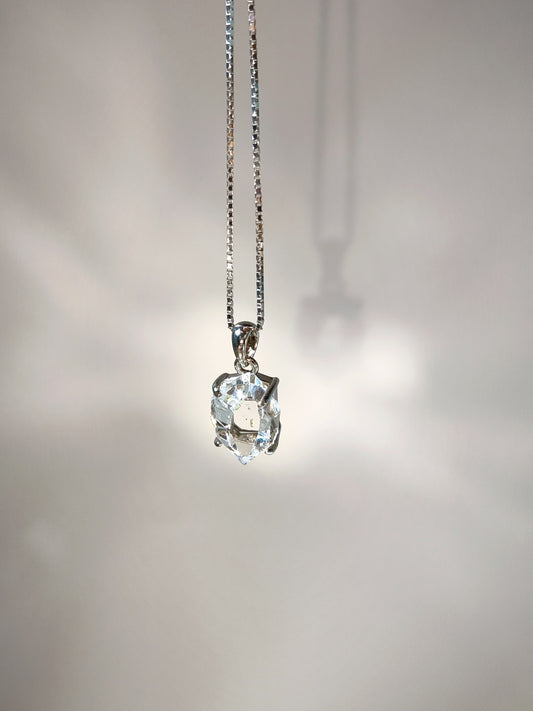 Herkimerdiamond 閃靈鑽吊墜 赫基蒙閃靈鑽 閃靈鑽 閃靈鑽功效 香港閃靈鑽 水晶原石 雙尖水晶 黃金油膽閃靈鑽 能量强大 收藏級吊墜
