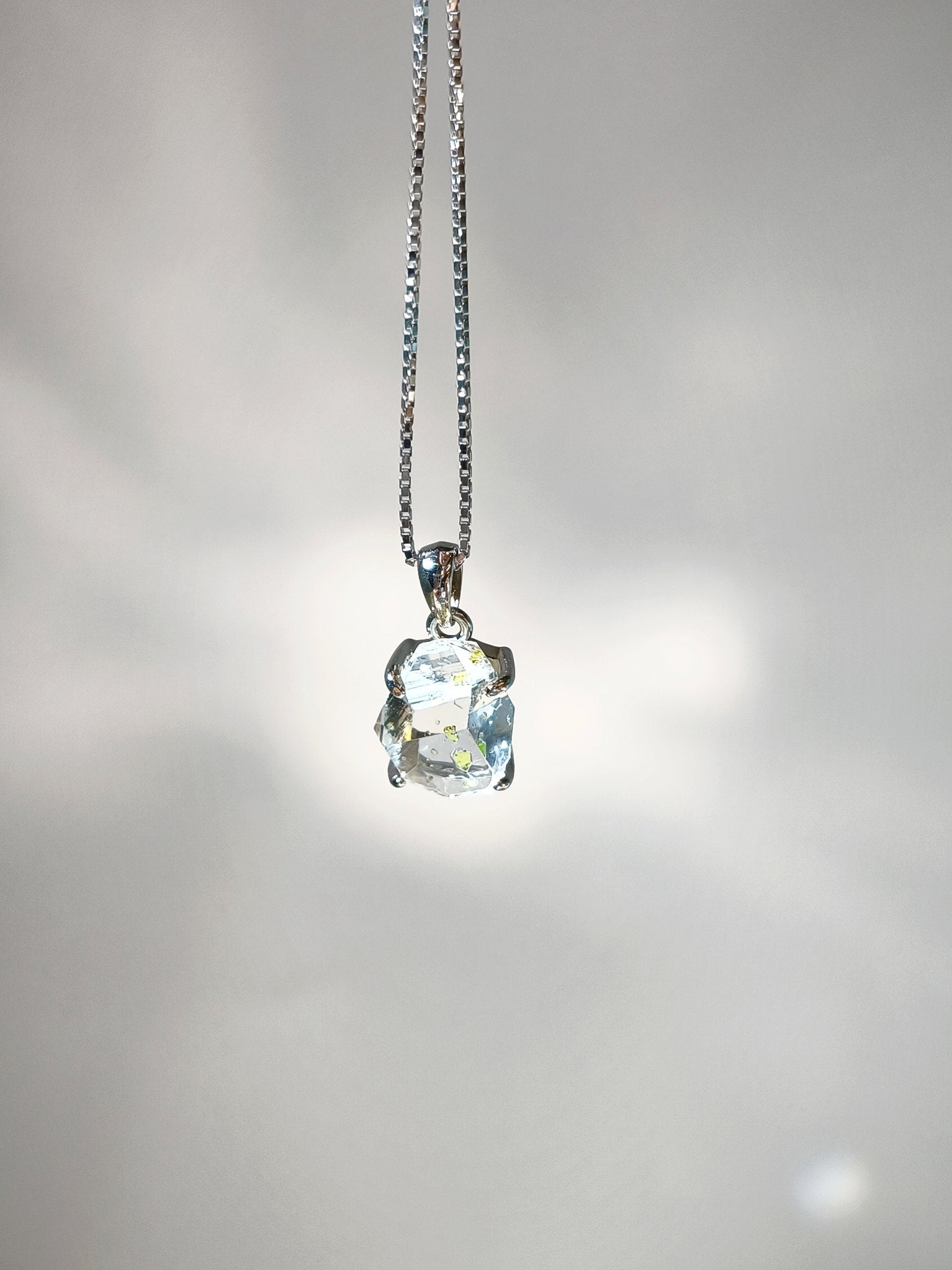 Herkimerdiamond 閃靈鑽吊墜 赫基蒙閃靈鑽 閃靈鑽 閃靈鑽功效 香港閃靈鑽 水晶原石 雙尖水晶 黃金油膽閃靈鑽 能量强大