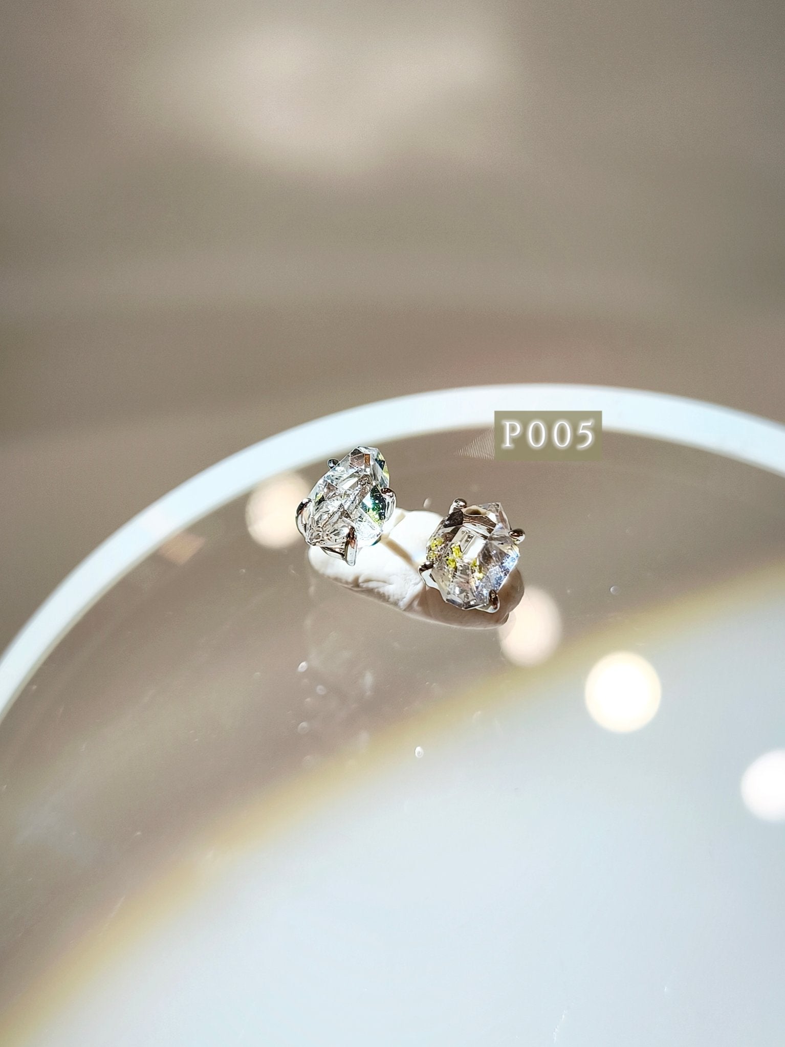 油膽閃靈鑽 herkimerdiamond petroleum 閃靈鑽 閃靈鑽功效 香港閃靈鑽 閃靈鑽產地 閃靈鑽淨化 閃靈鑽原石 淨化水晶 水晶原石 香港水晶店 香港水晶 herkimerdiamond