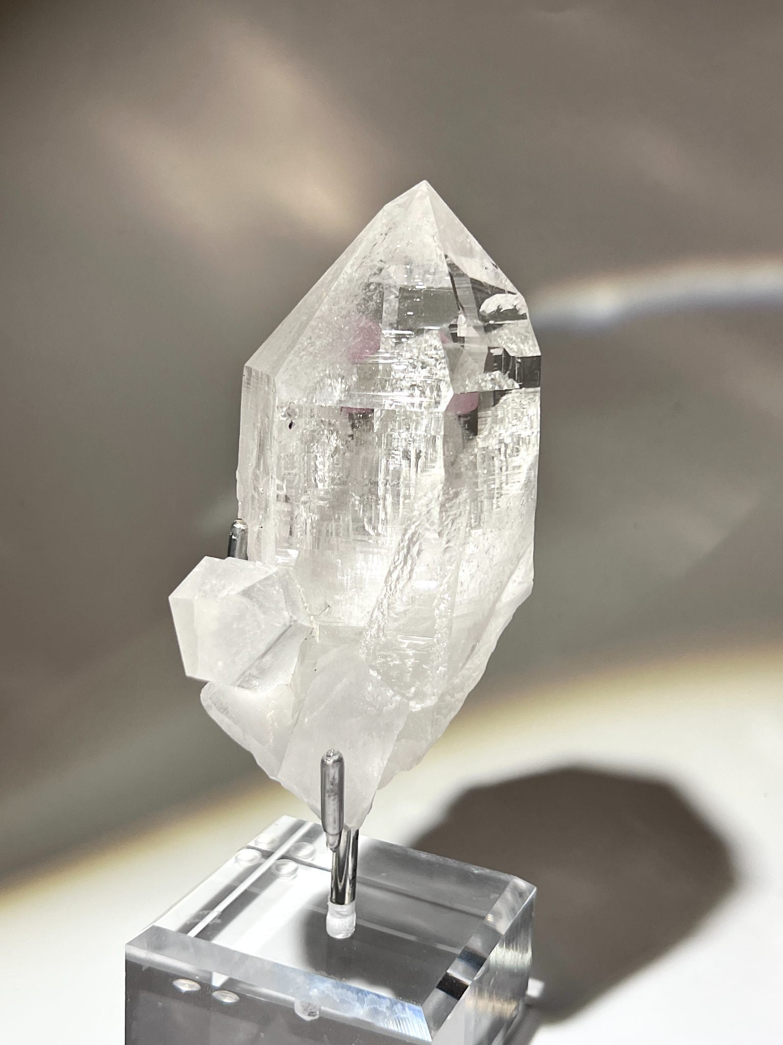 Himalayan Quartz 360g 喜馬拉雅透白水晶原石完整晶尖與冰透光感