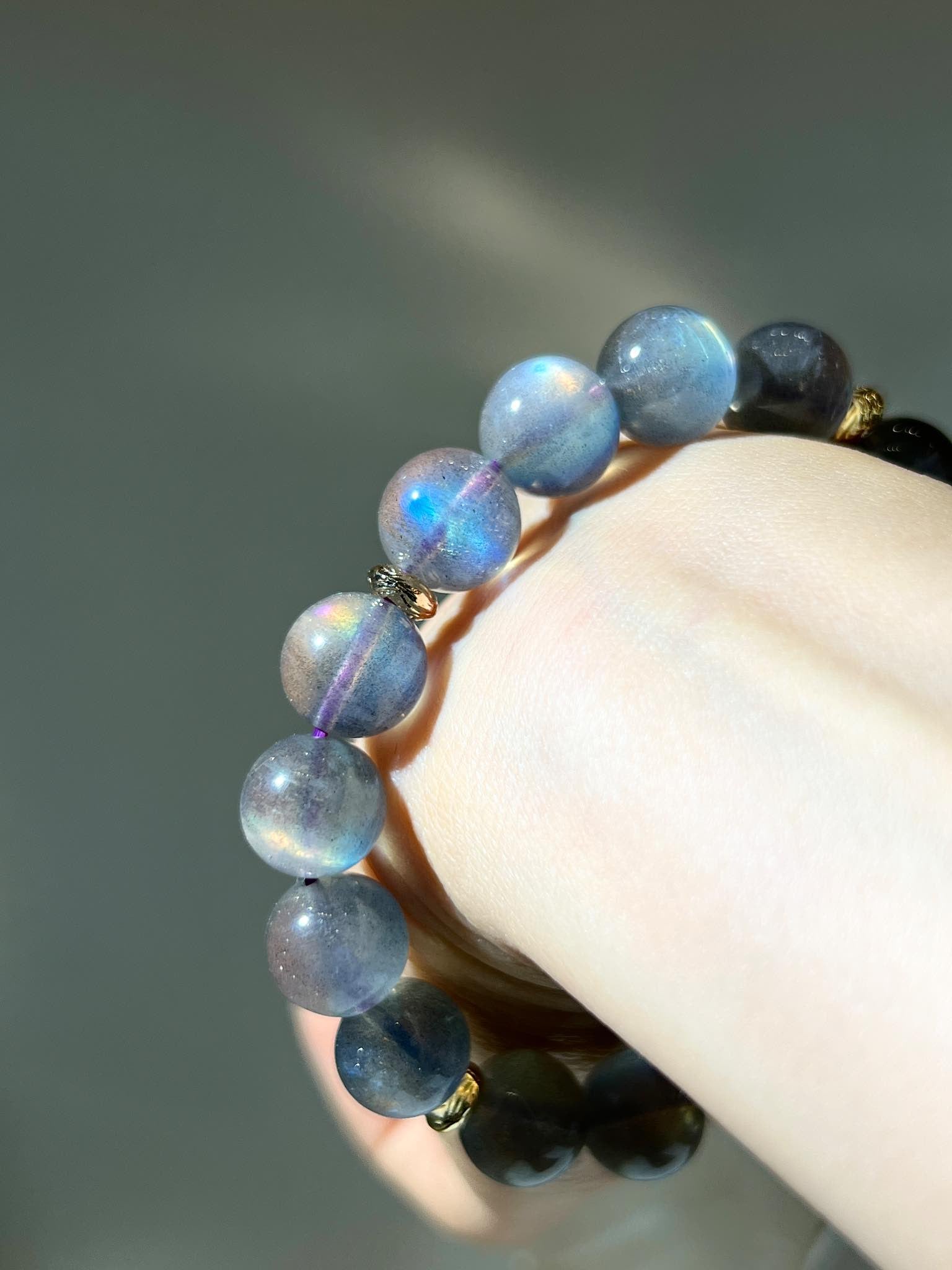 紫拉長 彩拉長 拉長石 Labradorite 拉長石功效 灰月亮 拉長石手鏈 紫拉長水晶 姻緣水晶 人緣水晶