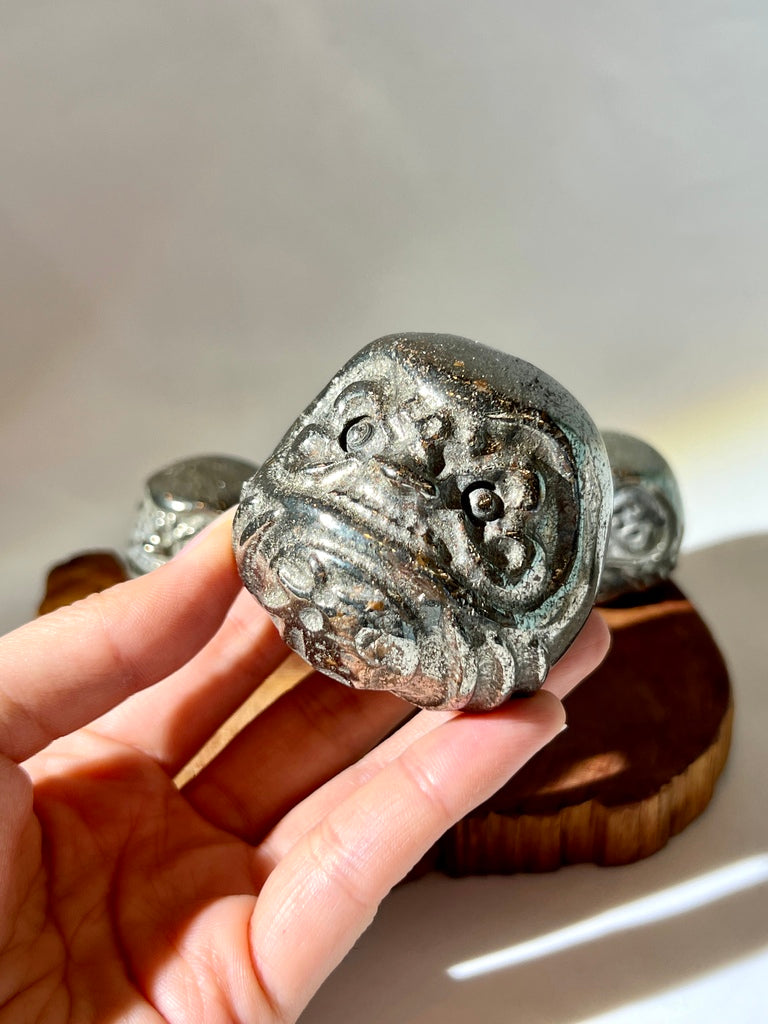 黃鐵礦達摩擺設